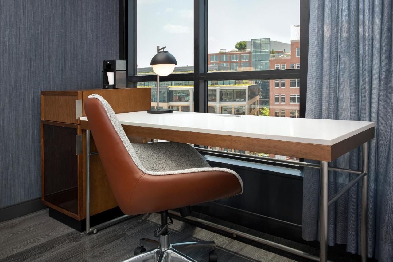 Courtyard By Marriott Washington, Dc Dupont Circle Hotel Exterior photo